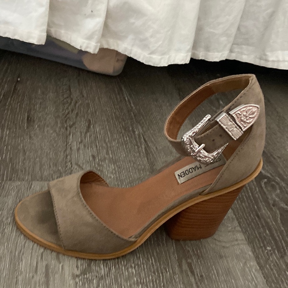 Taupe Steve Madden heels